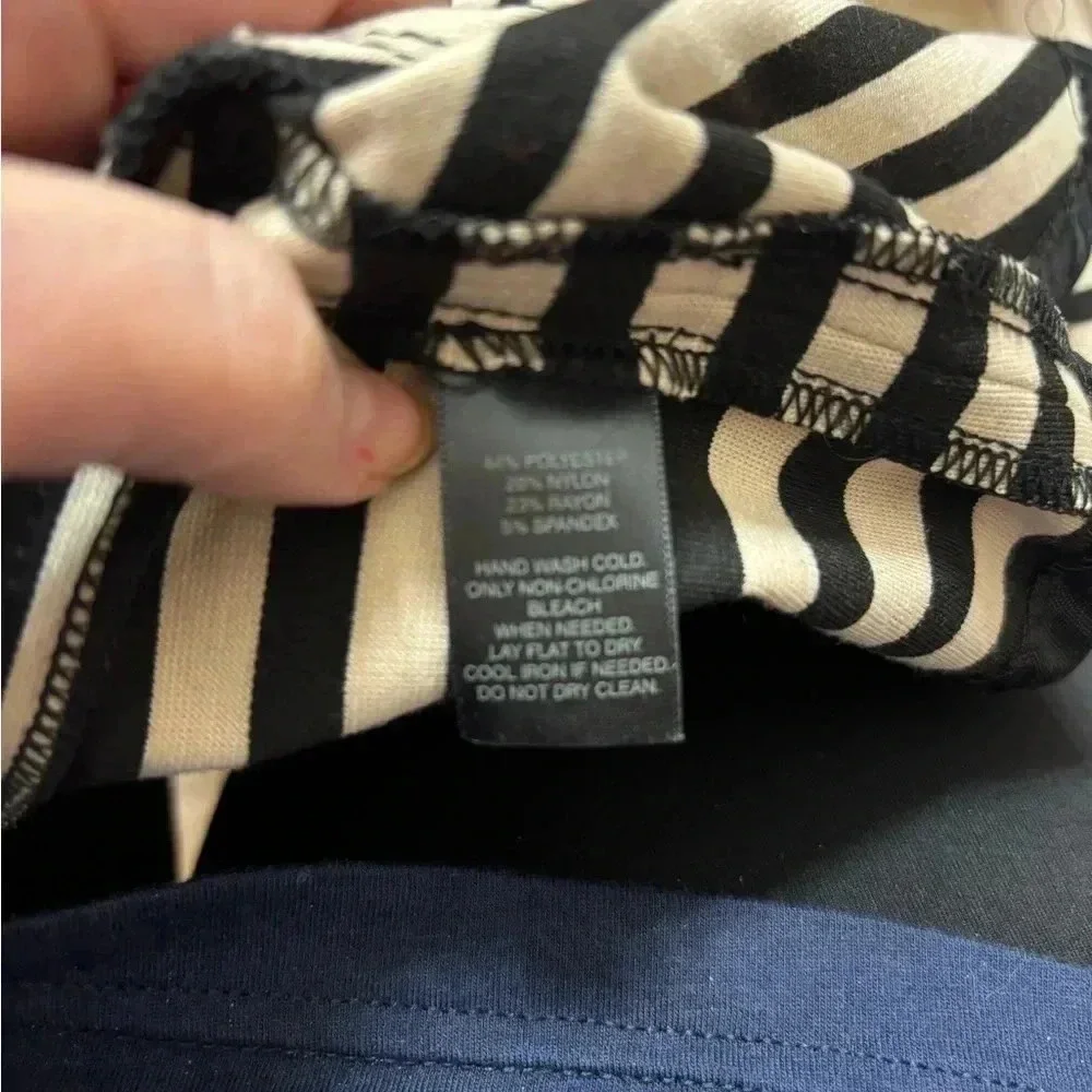 White House Black Market cream and black striped fitted jacket. Size 10. - Picture 9 of 9